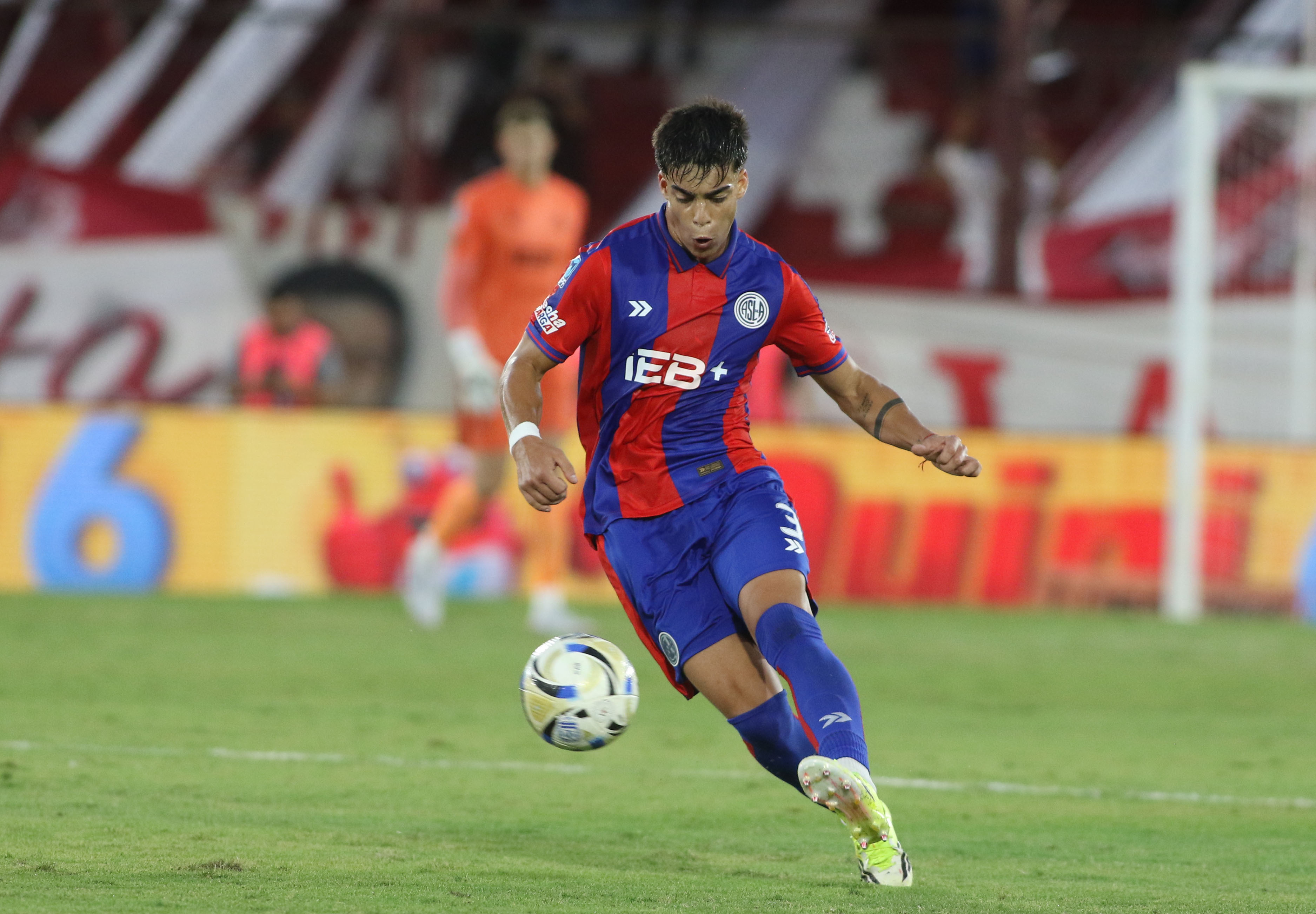 Cambio (Salida) — vs Huracán