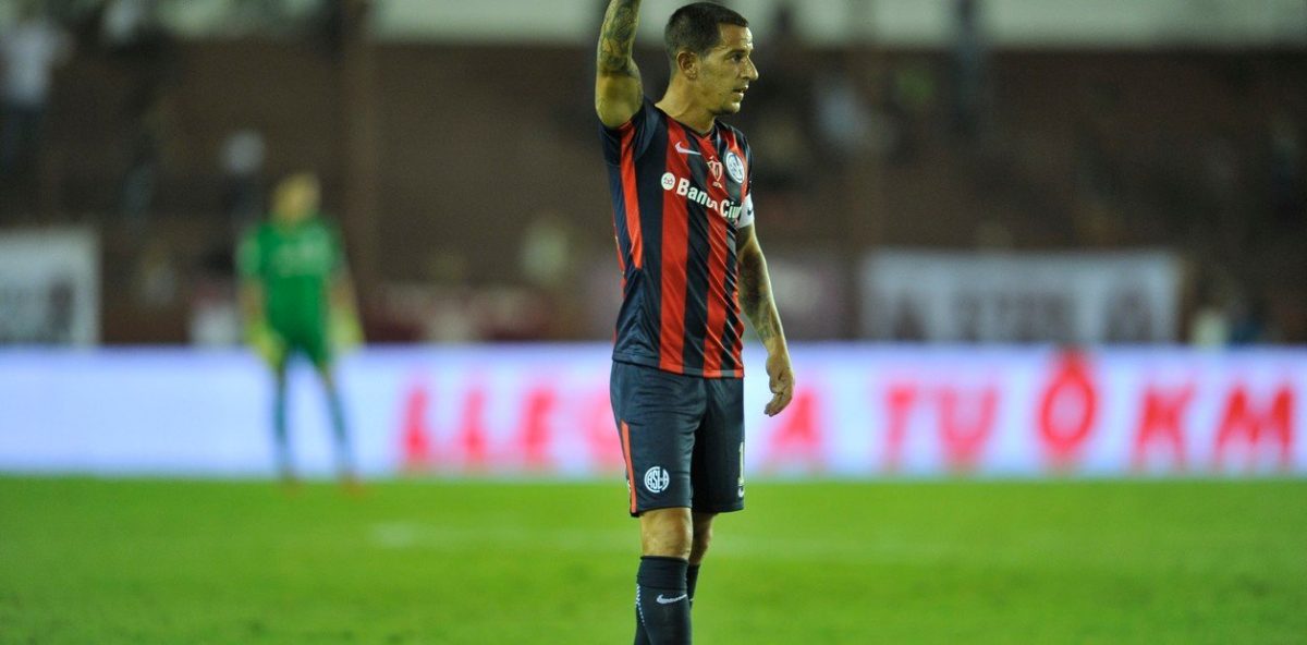 Cambio (Salida) — vs Lanus
