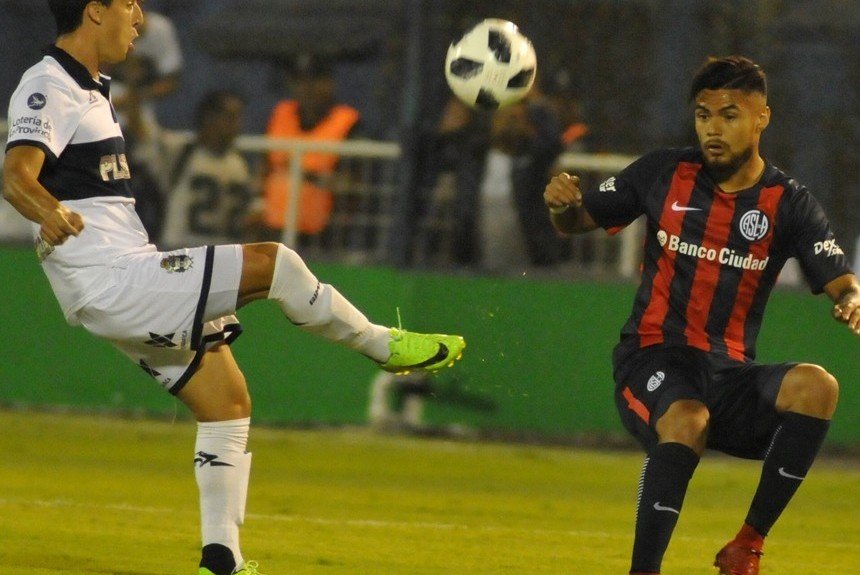 Tarjeta Roja — vs Gimnasia y Esgrima La Plata