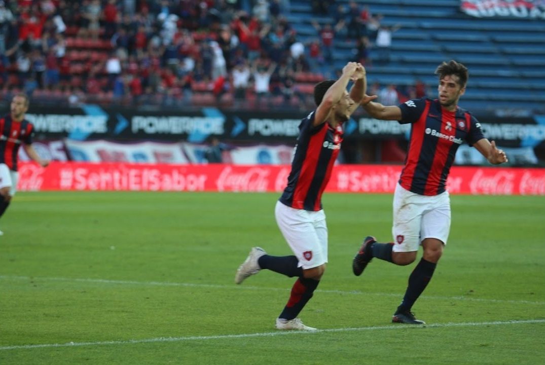 Gol — vs Estudiantes