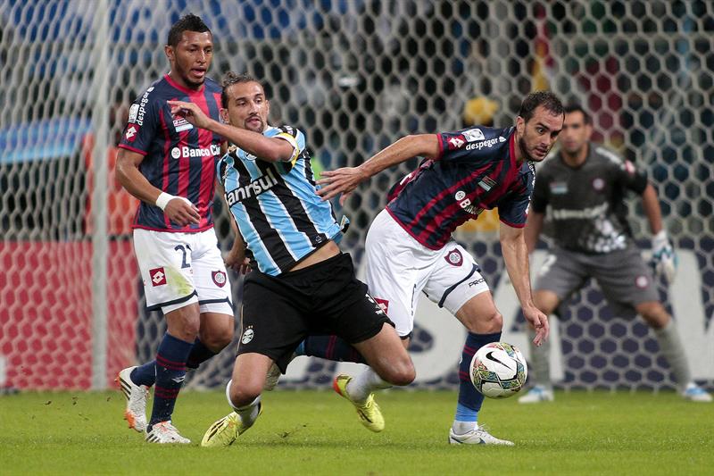 Tarjeta Amarilla — vs Gremio (Brasil)