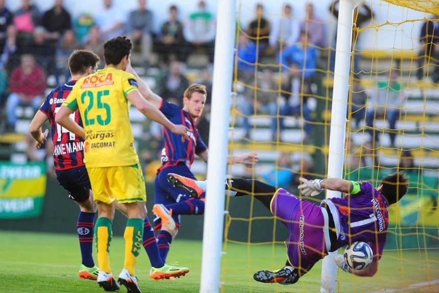 Gol — vs Defensa y Justicia