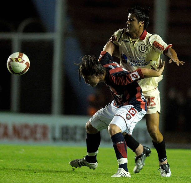 Cambio (Salida) — vs Universitario (Perú)