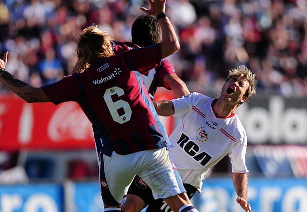 Tarjeta Amarilla — vs Estudiantes