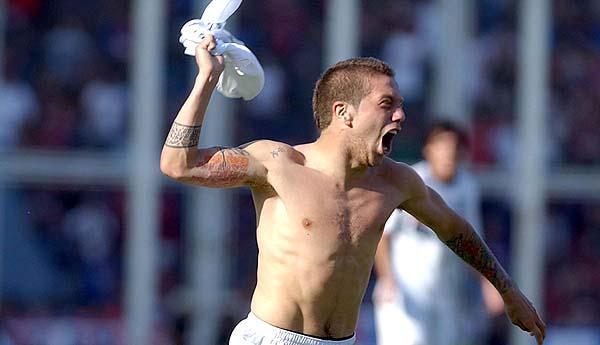 Gol — vs Colon