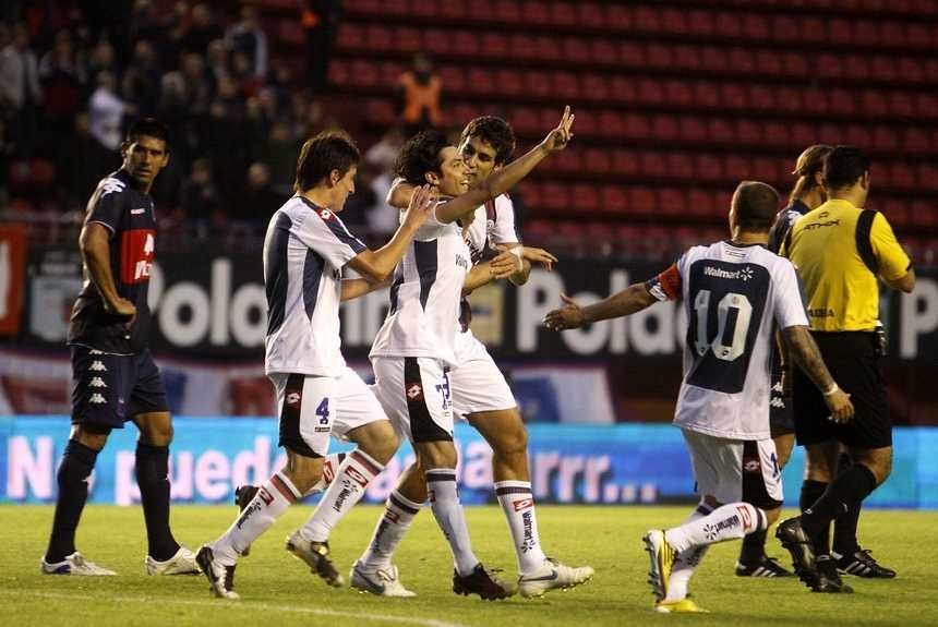 4' · Gol · Menseguez, Juan Carlos