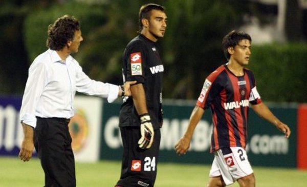 8' · Cambio (Entrada) · Centeno, Bruno Emiliano