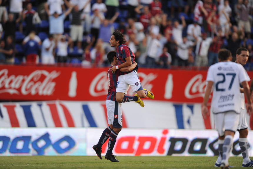 17' · Gol · Menseguez, Juan Carlos