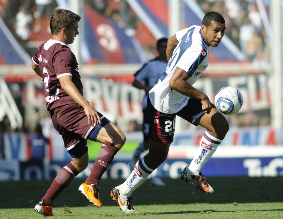 Tarjeta Amarilla — vs Lanus