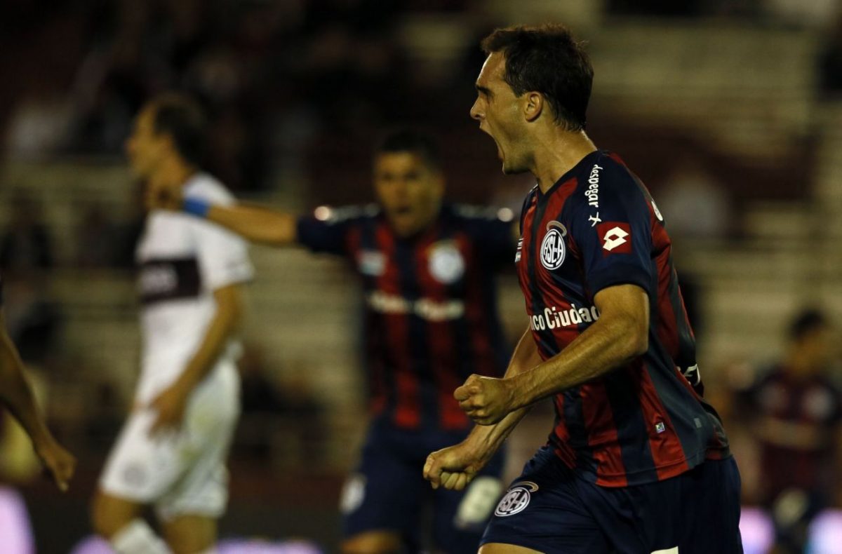 Gol — vs Lanus