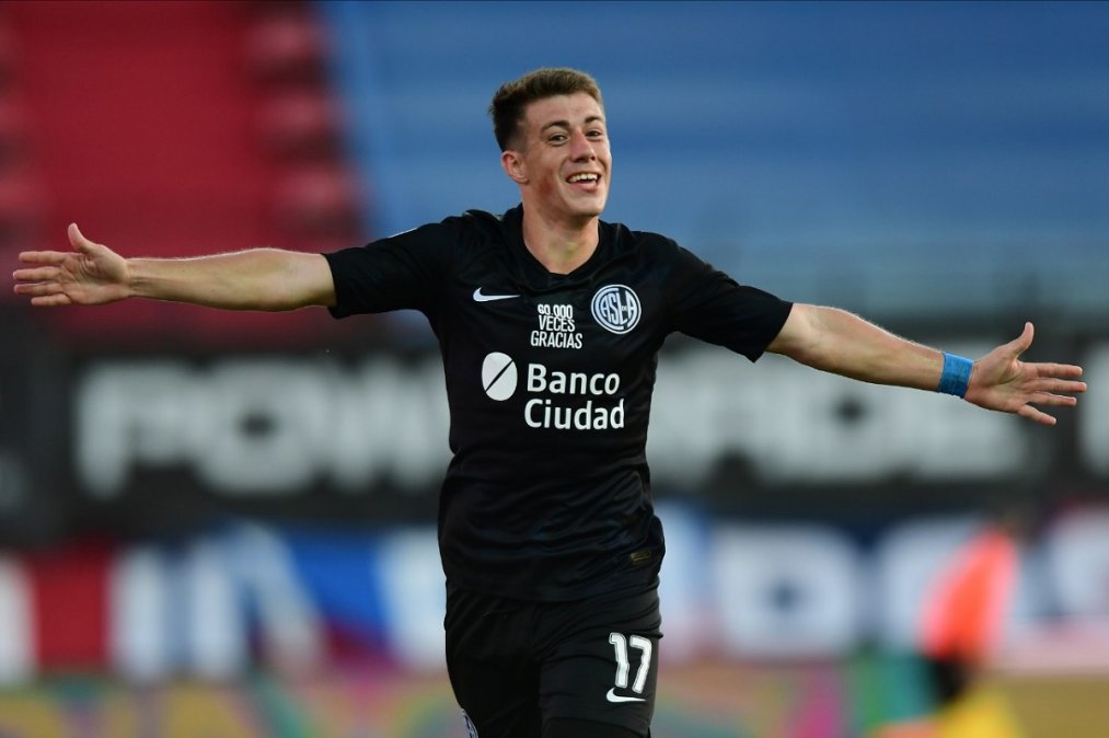 Gol — vs Estudiantes