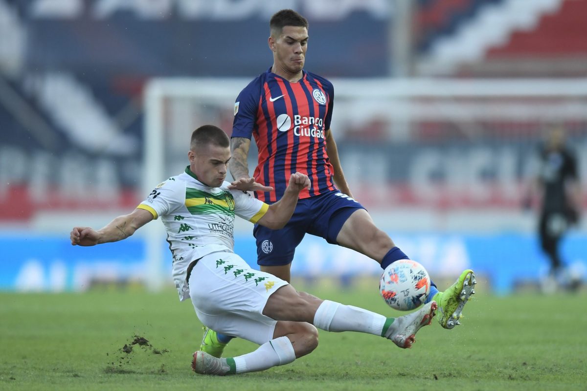 Tarjeta Amarilla — vs Aldosivi