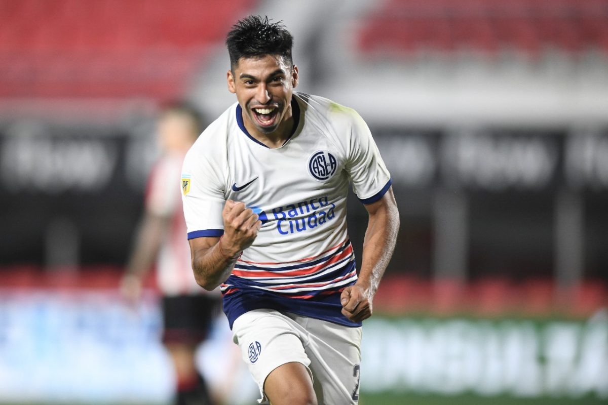 Gol — vs Estudiantes