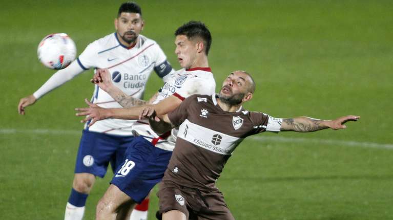 Cambio (Salida) — vs Platense