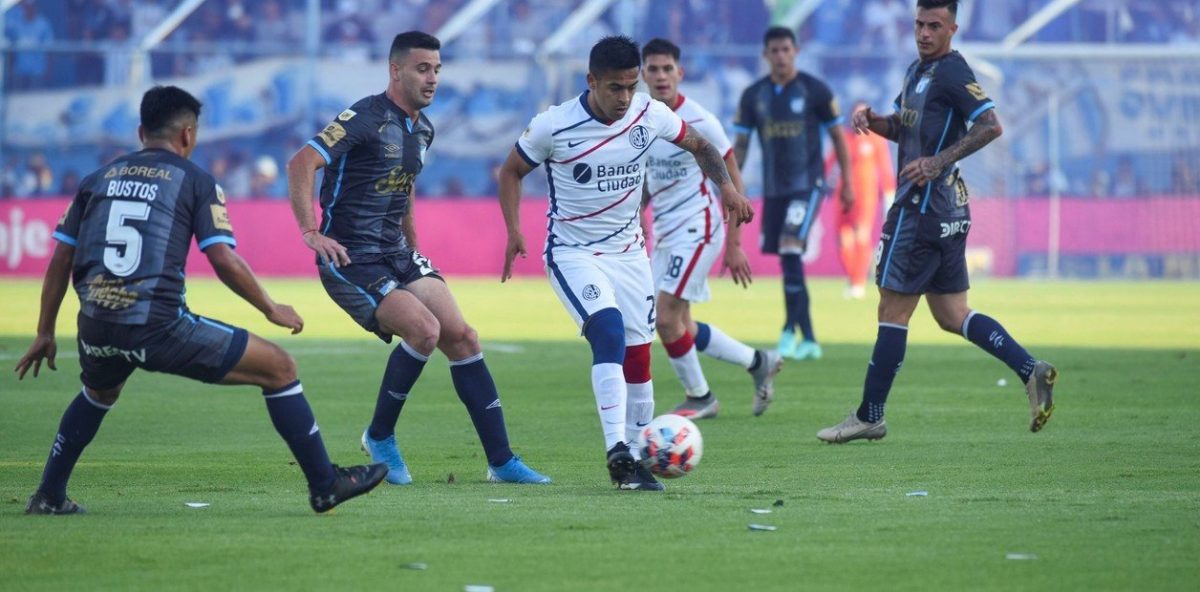 Cambio (Salida) — vs Atletico Tucuman