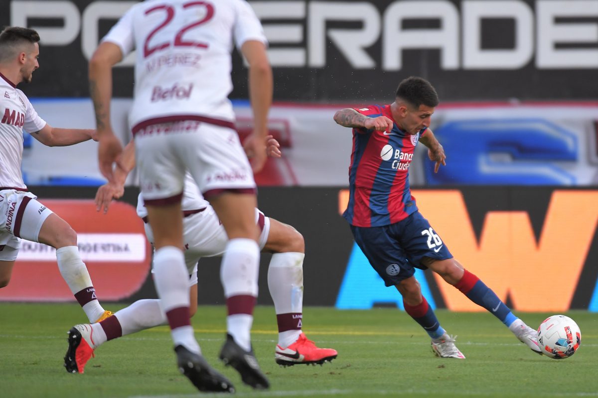 Tarjeta Amarilla — vs Lanus