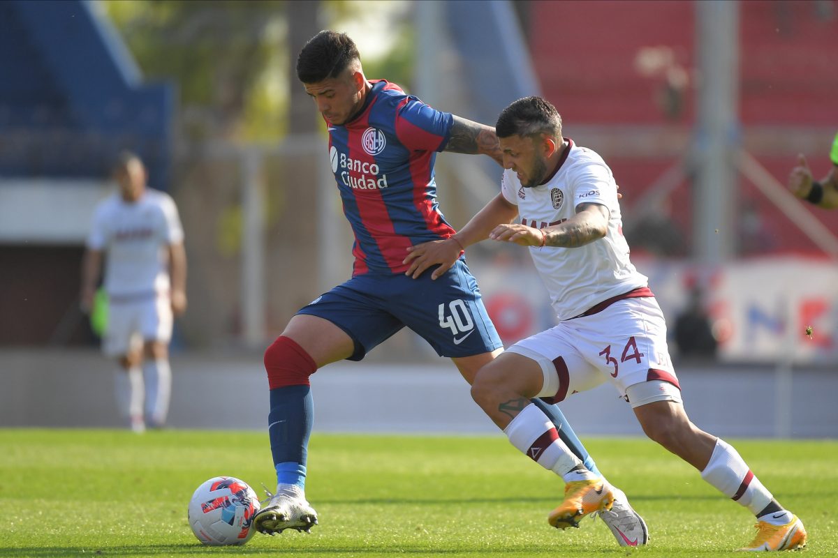 Cambio (Salida) — vs Lanus
