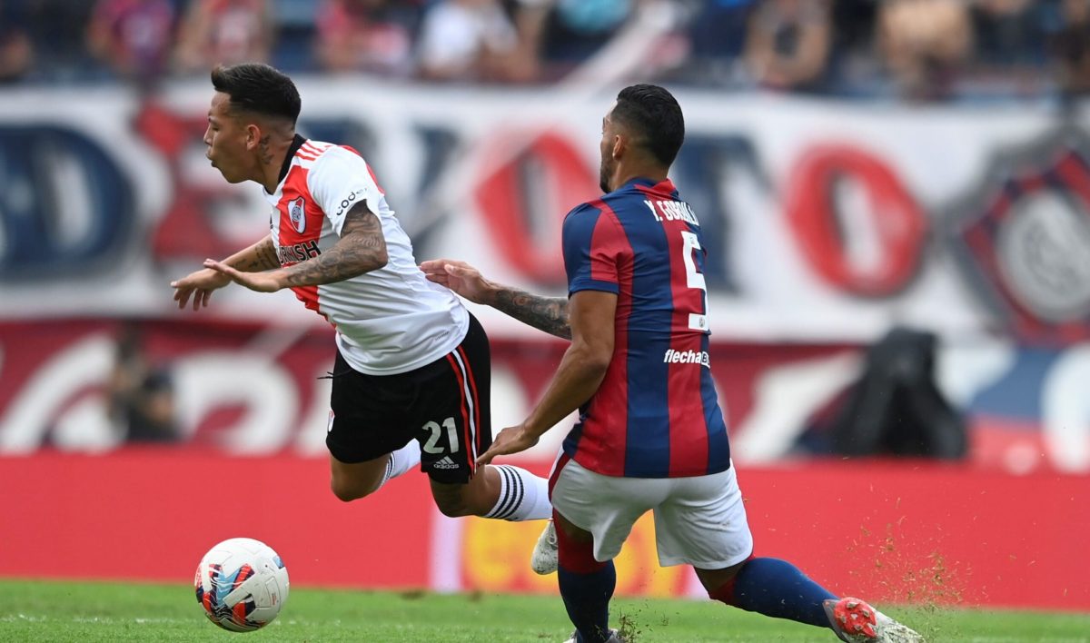 Tarjeta Amarilla — vs River Plate
