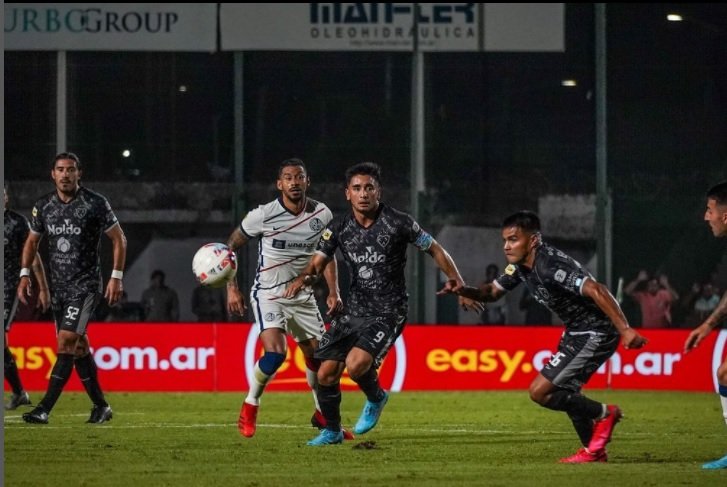 Tarjeta Amarilla — vs Sarmiento