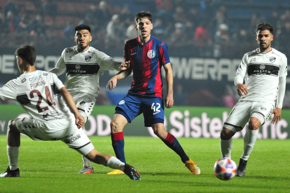 45' · Cambio (Salida) · Martegani, Agustín Alberto