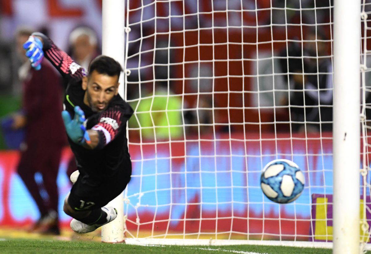 Penal errado — vs River Plate