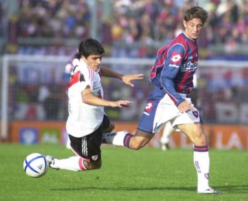 Tarjeta Amarilla — vs River Plate