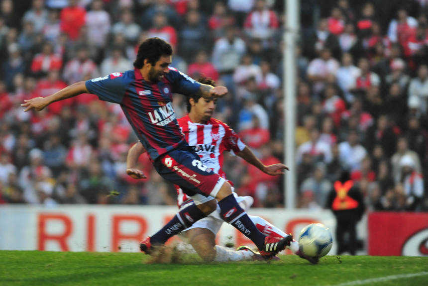 Gol — vs Instituto