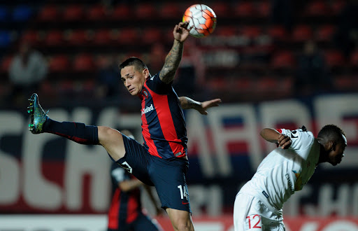 Gol — vs Liga Deportiva Universitaria (Ecuador)