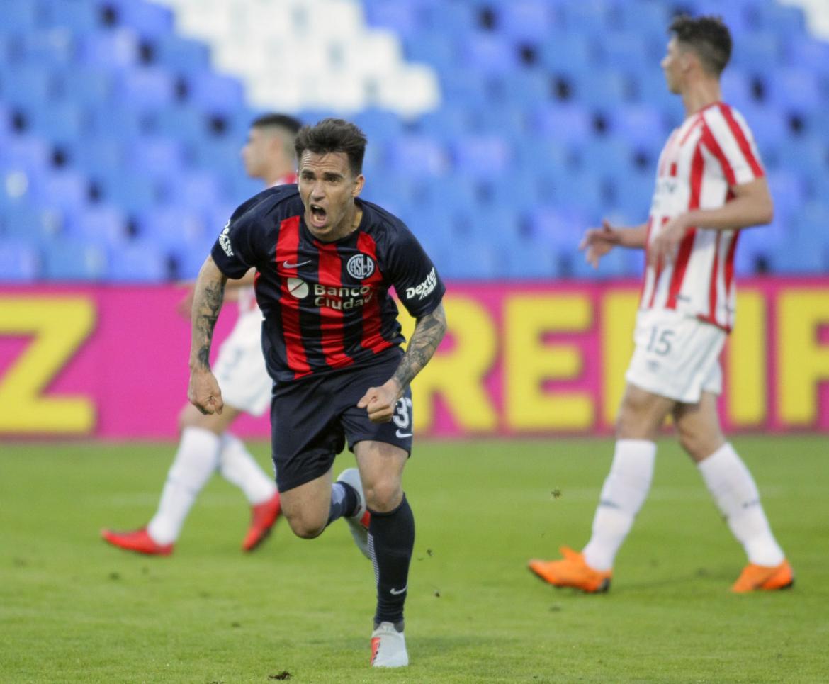 Penal convertido — vs Estudiantes