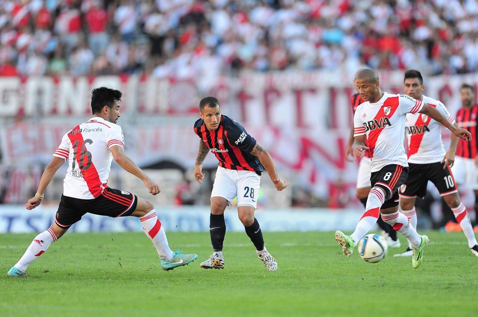 9' · Tarjeta Amarilla · Mussis, Franco