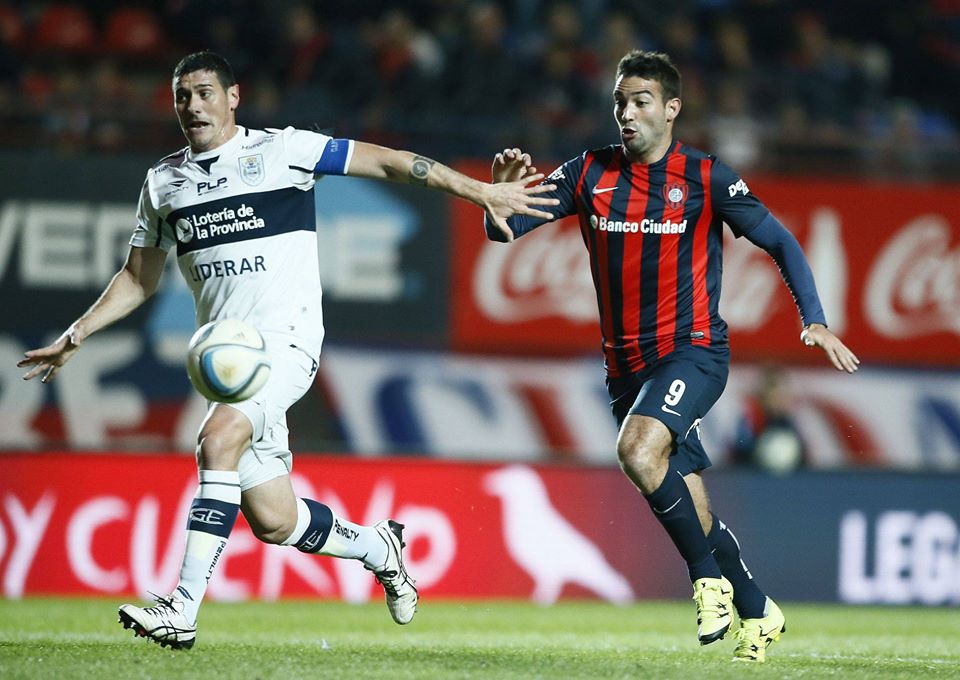 67' · Tarjeta Amarilla · Cauteruccio, Martin