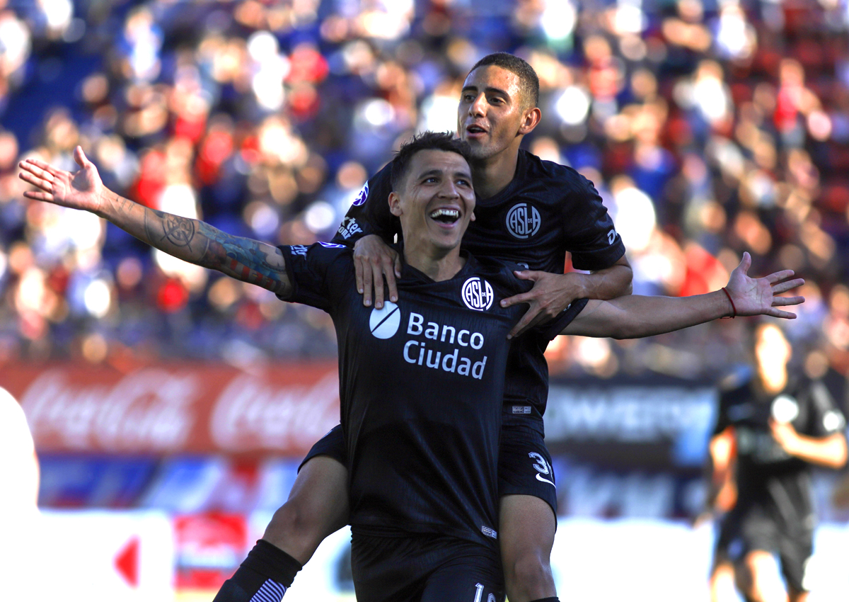 Penal convertido — vs Estudiantes