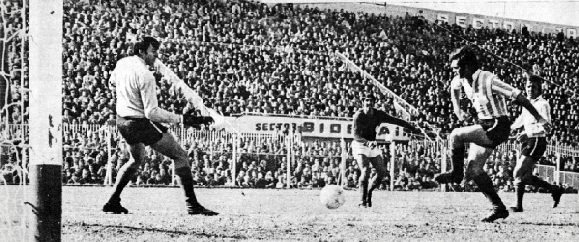 9' · Gol en contra