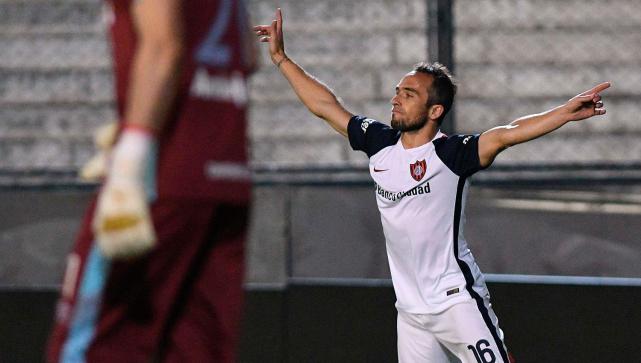 Gol — vs Estudiantes