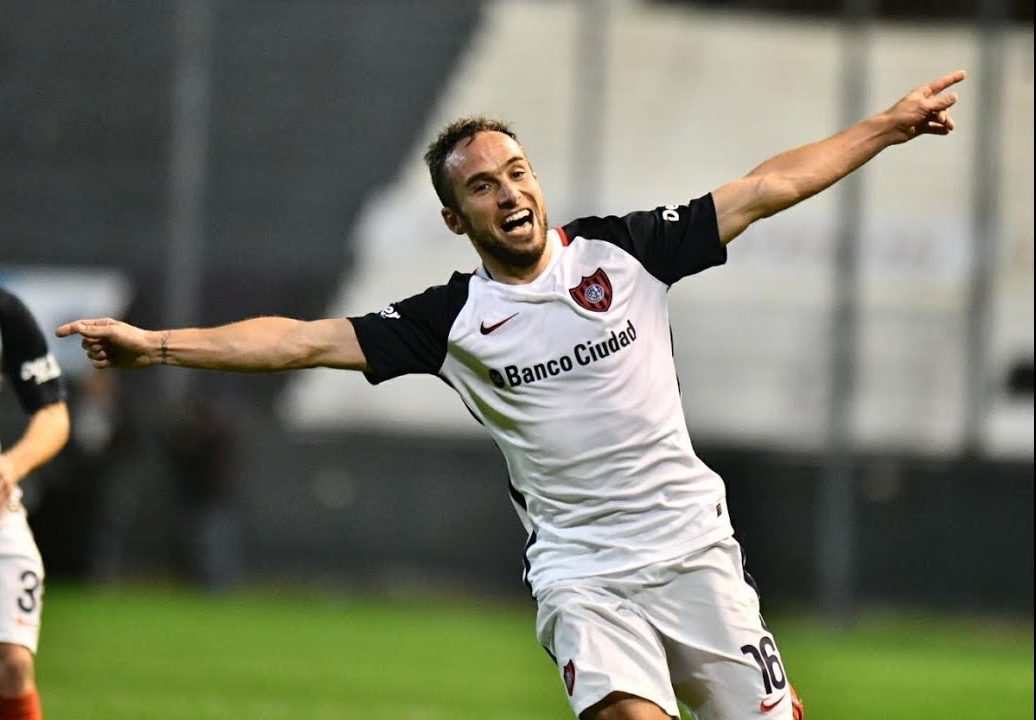 Gol — vs Estudiantes