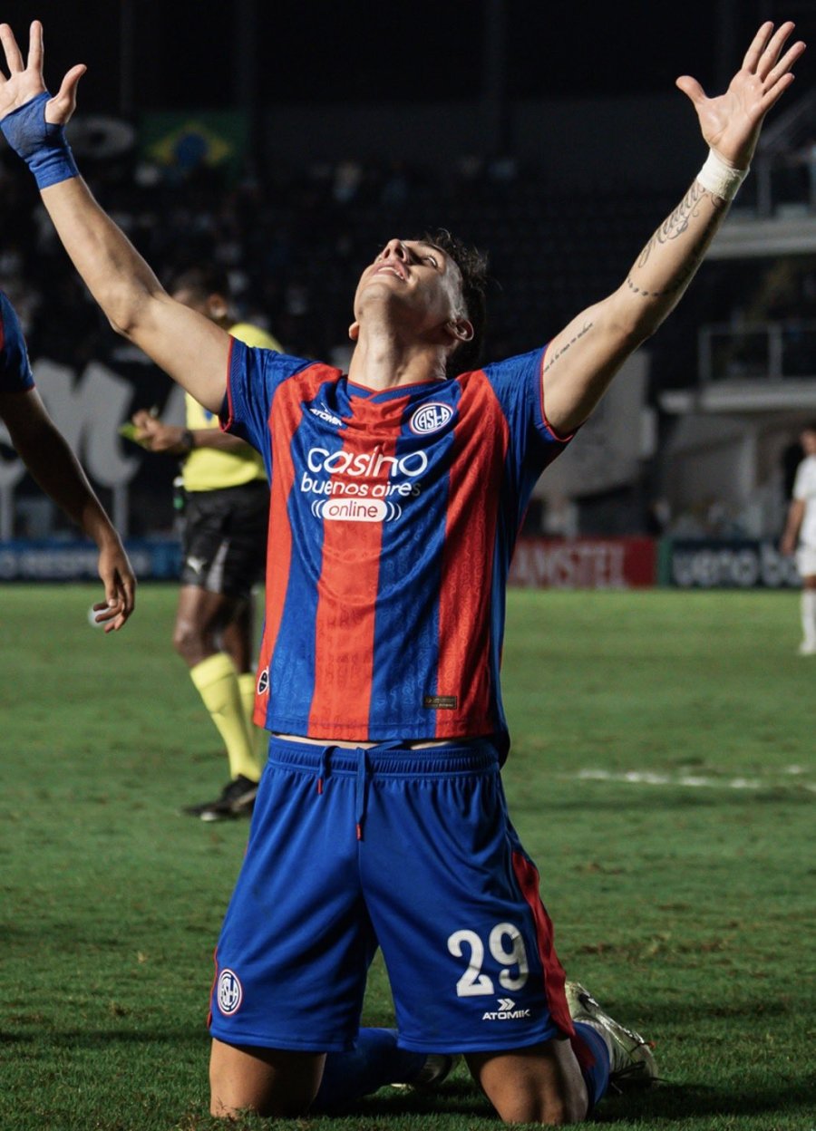 Gol — vs Santos (Brasil)