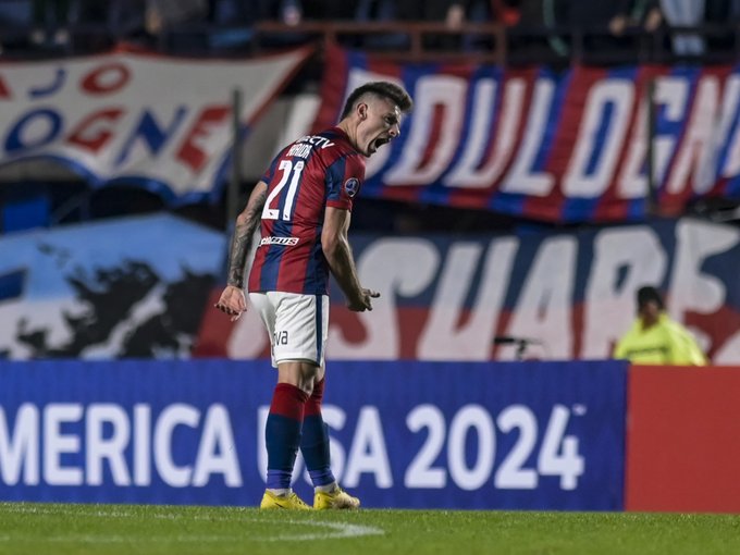 Gol — vs Estudiantes de Mérida (Venezuela)