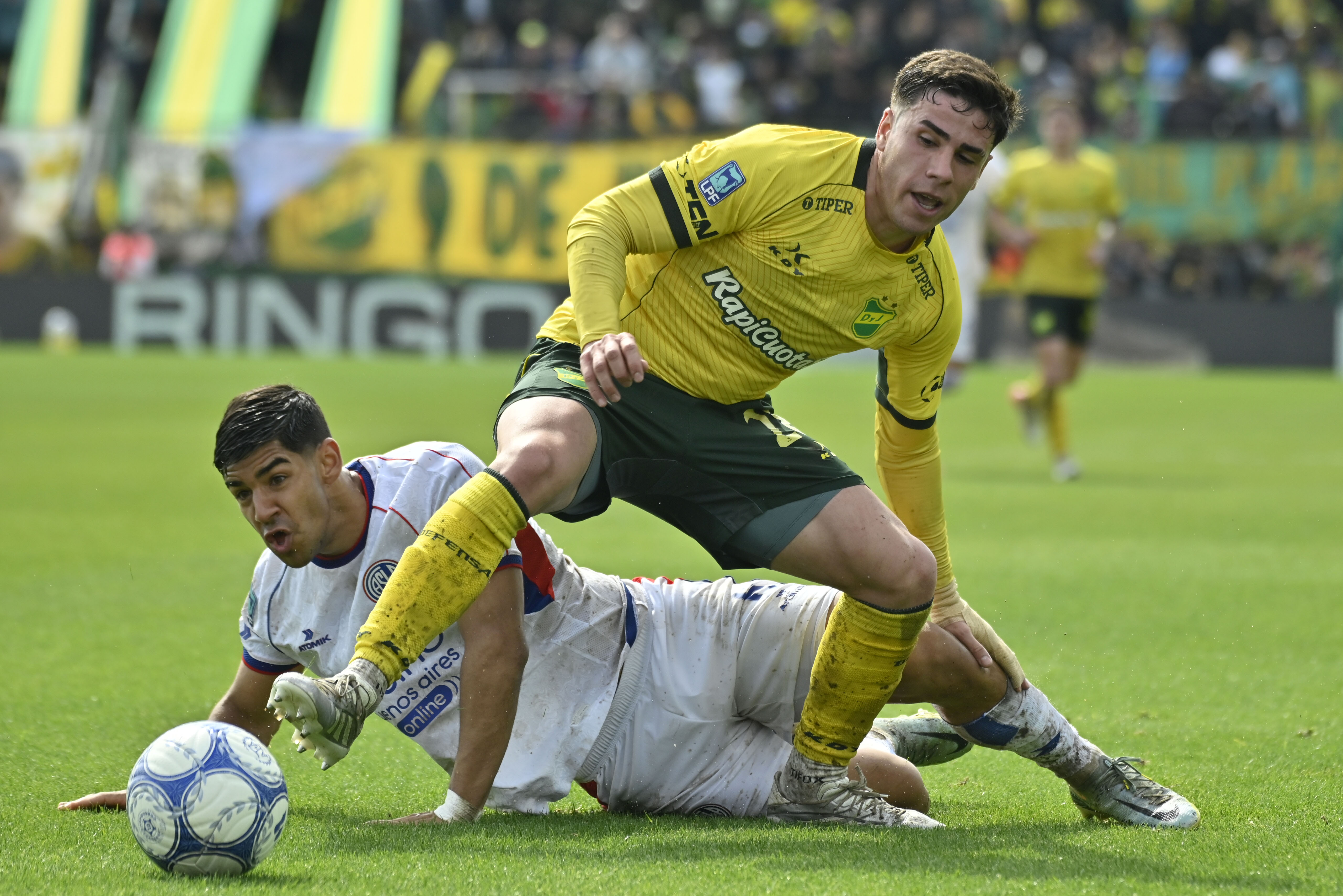 Cambio (Salida) — vs Defensa y Justicia