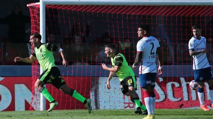 12' · Gol Rival · Dominguez, Alexis