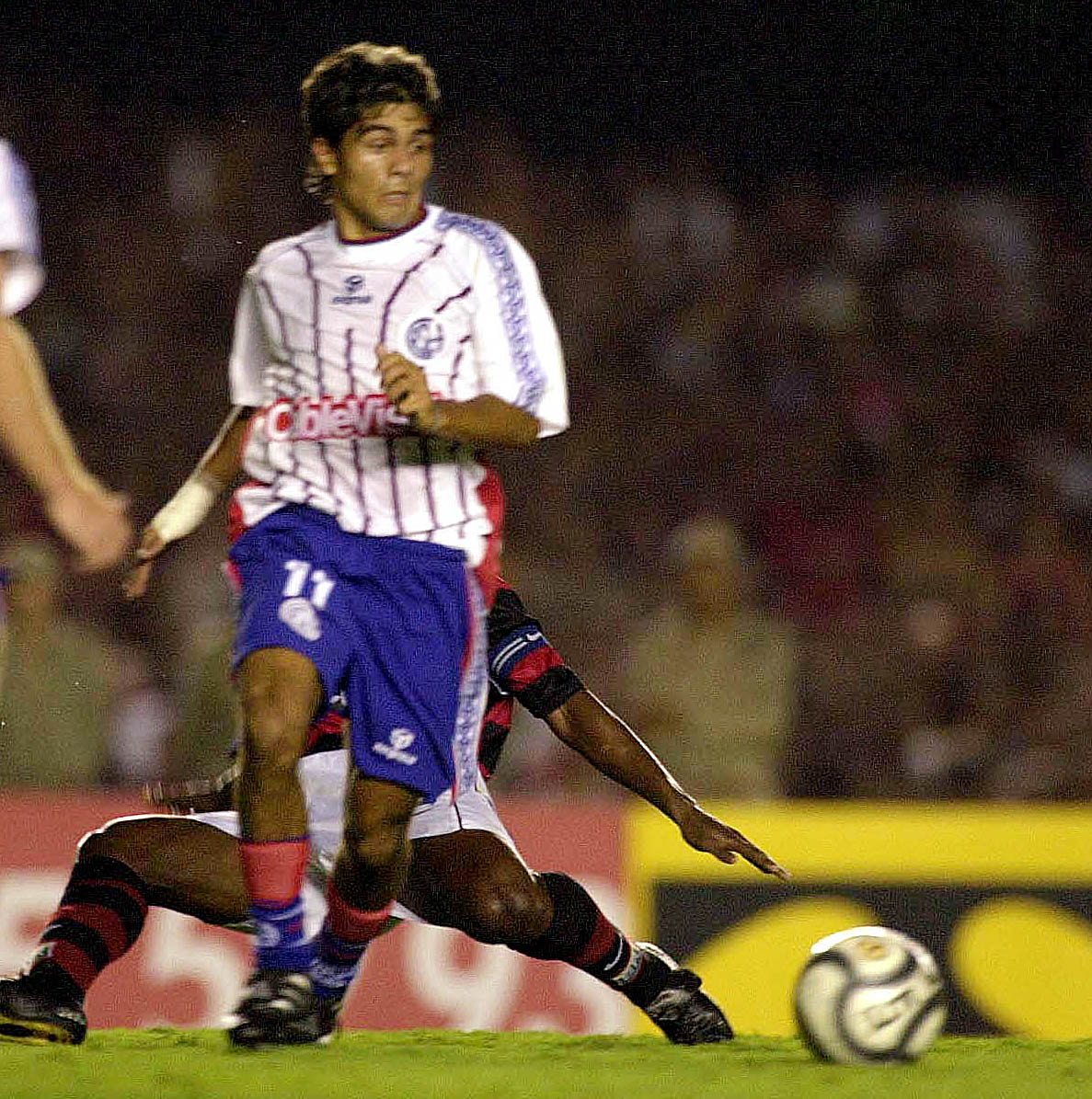 87' · Tarjeta Amarilla · Erviti, Walter Daniel