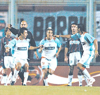 27' · Gol Rival · Esmerado, Gastón