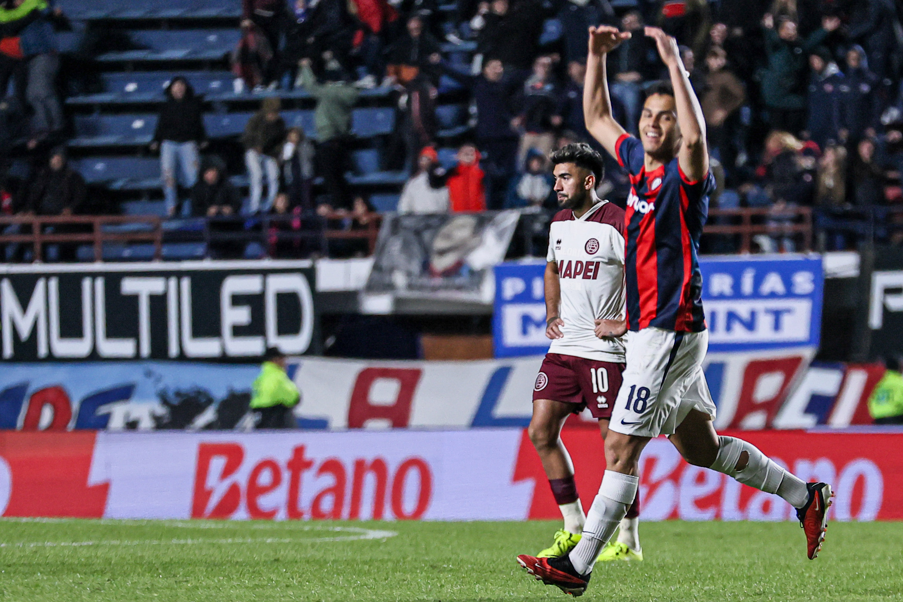 Gol — vs Lanus