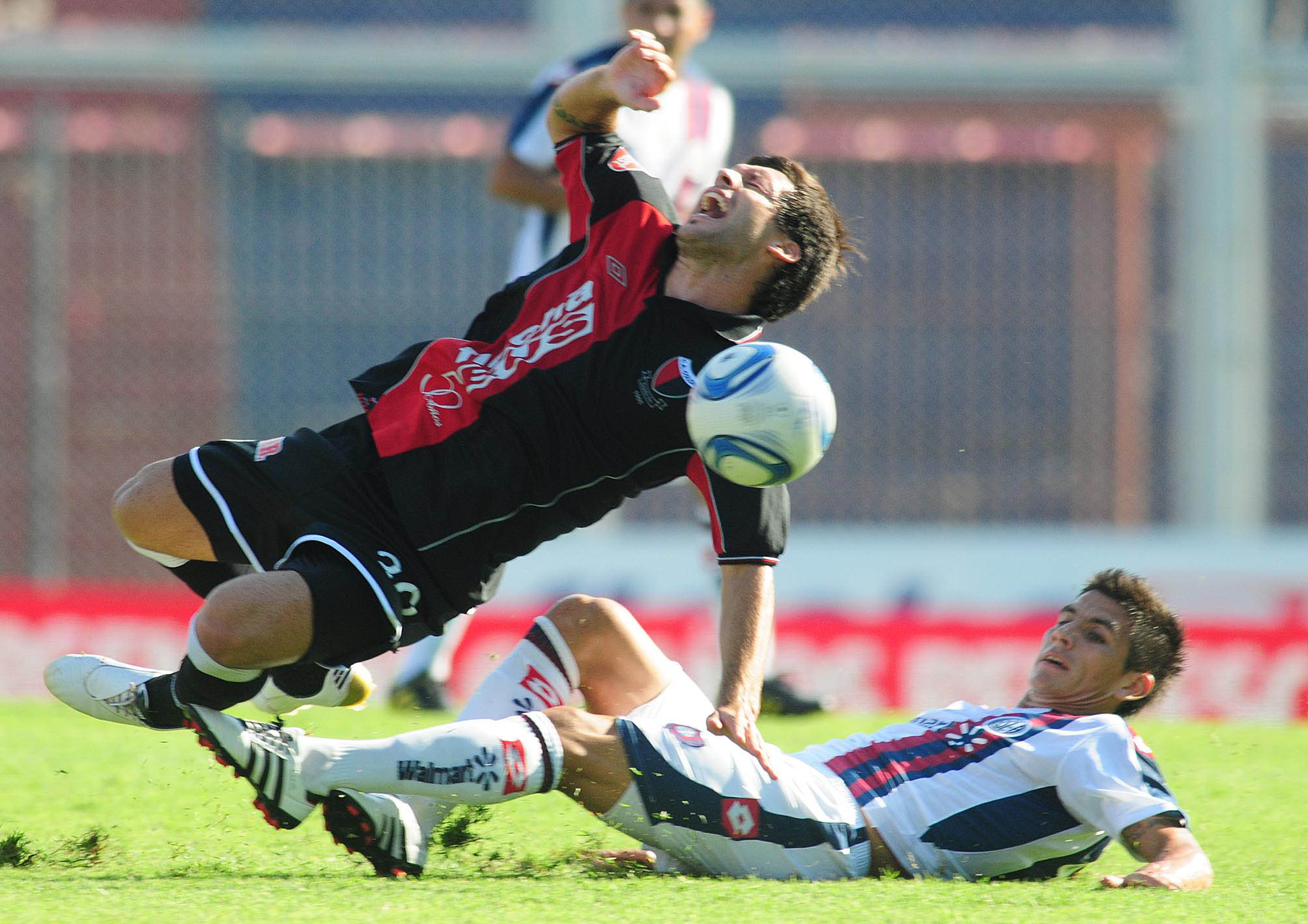 Tarjeta Amarilla — vs Colon