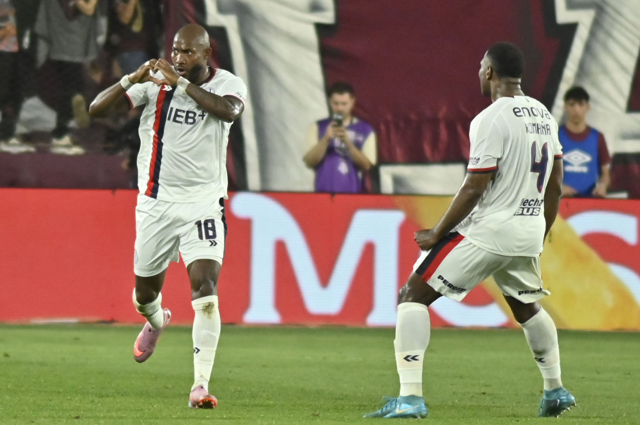 Gol — vs Lanus