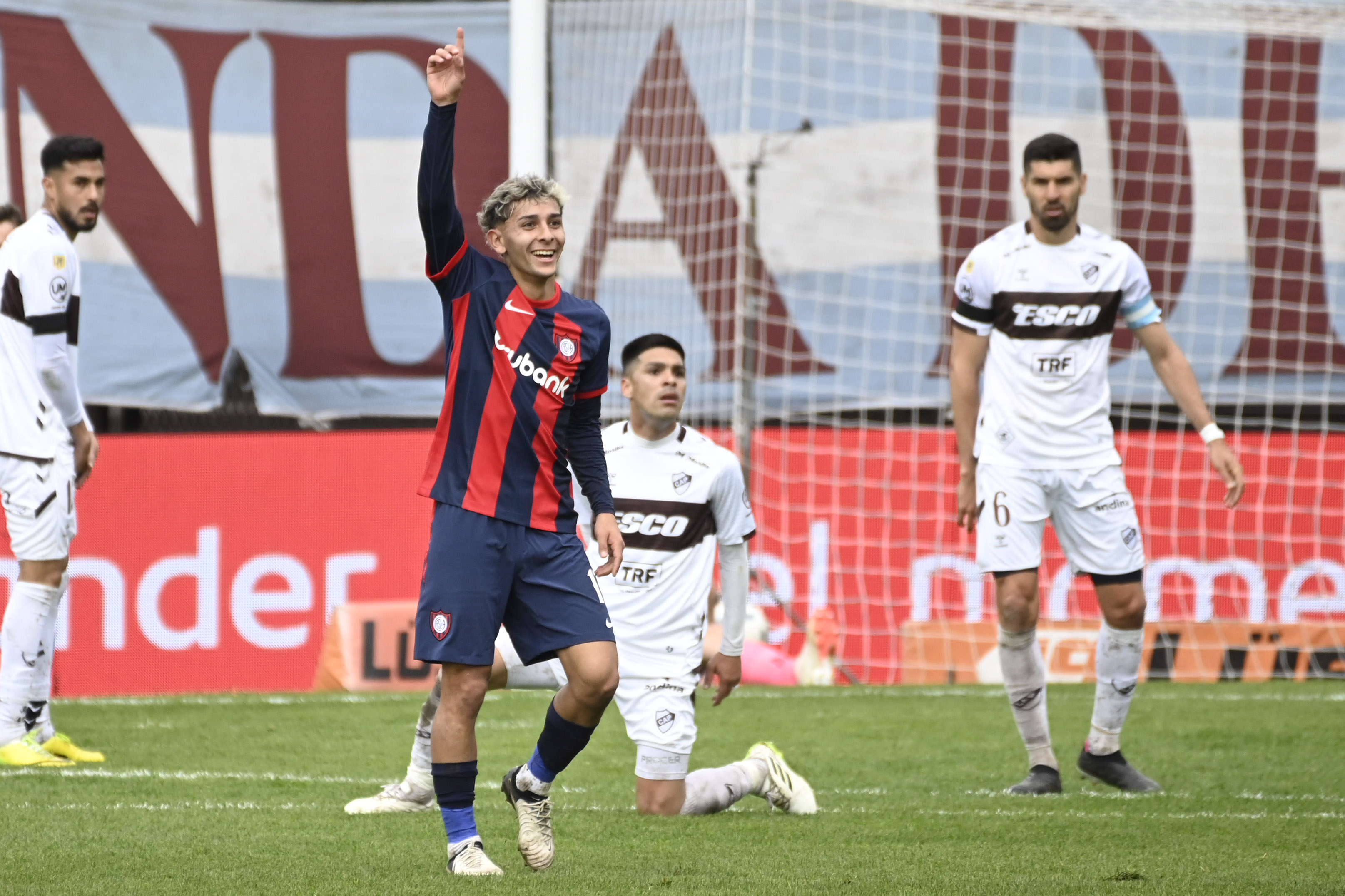 Gol — vs Platense