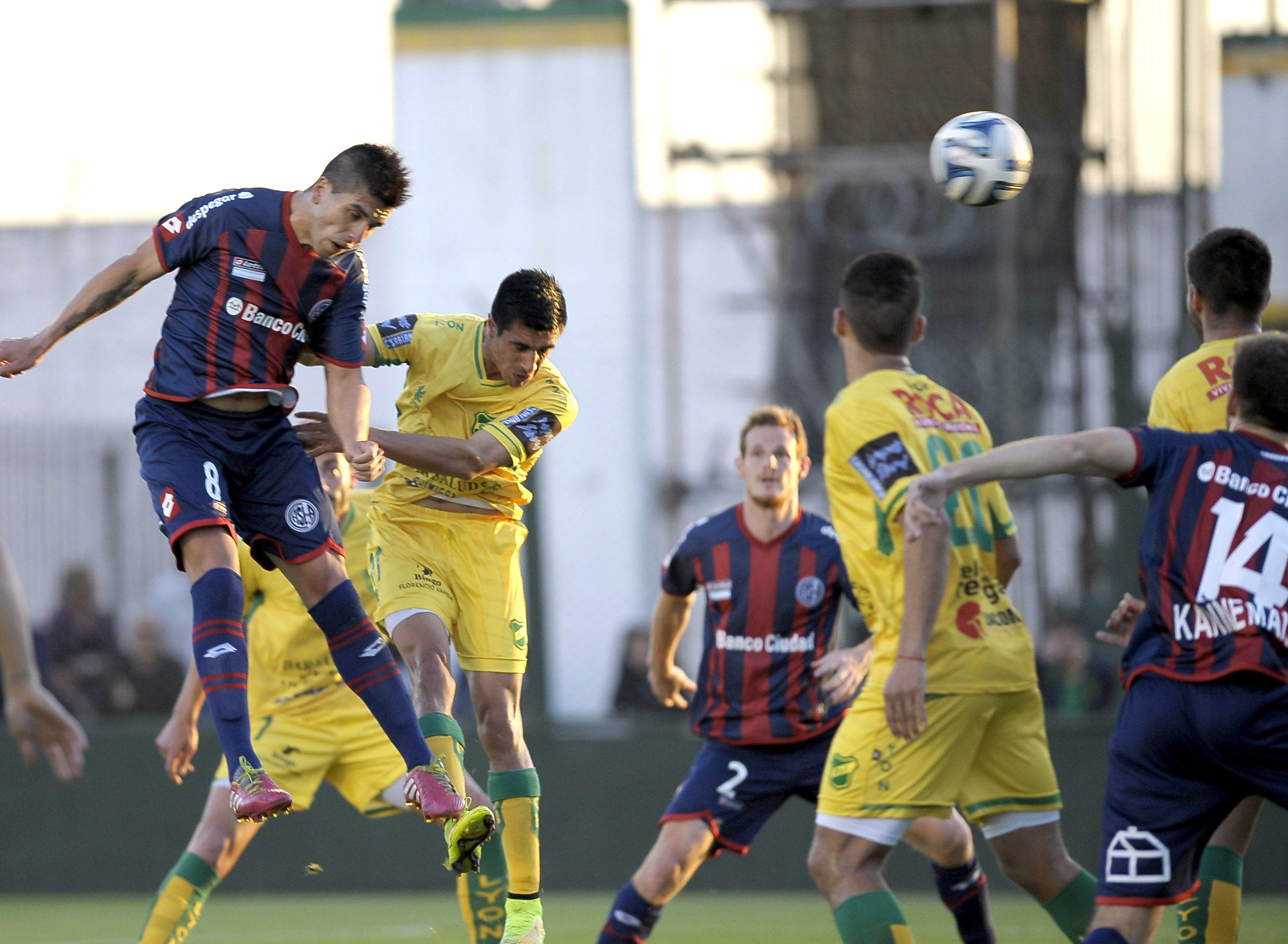 Gol — vs Defensa y Justicia
