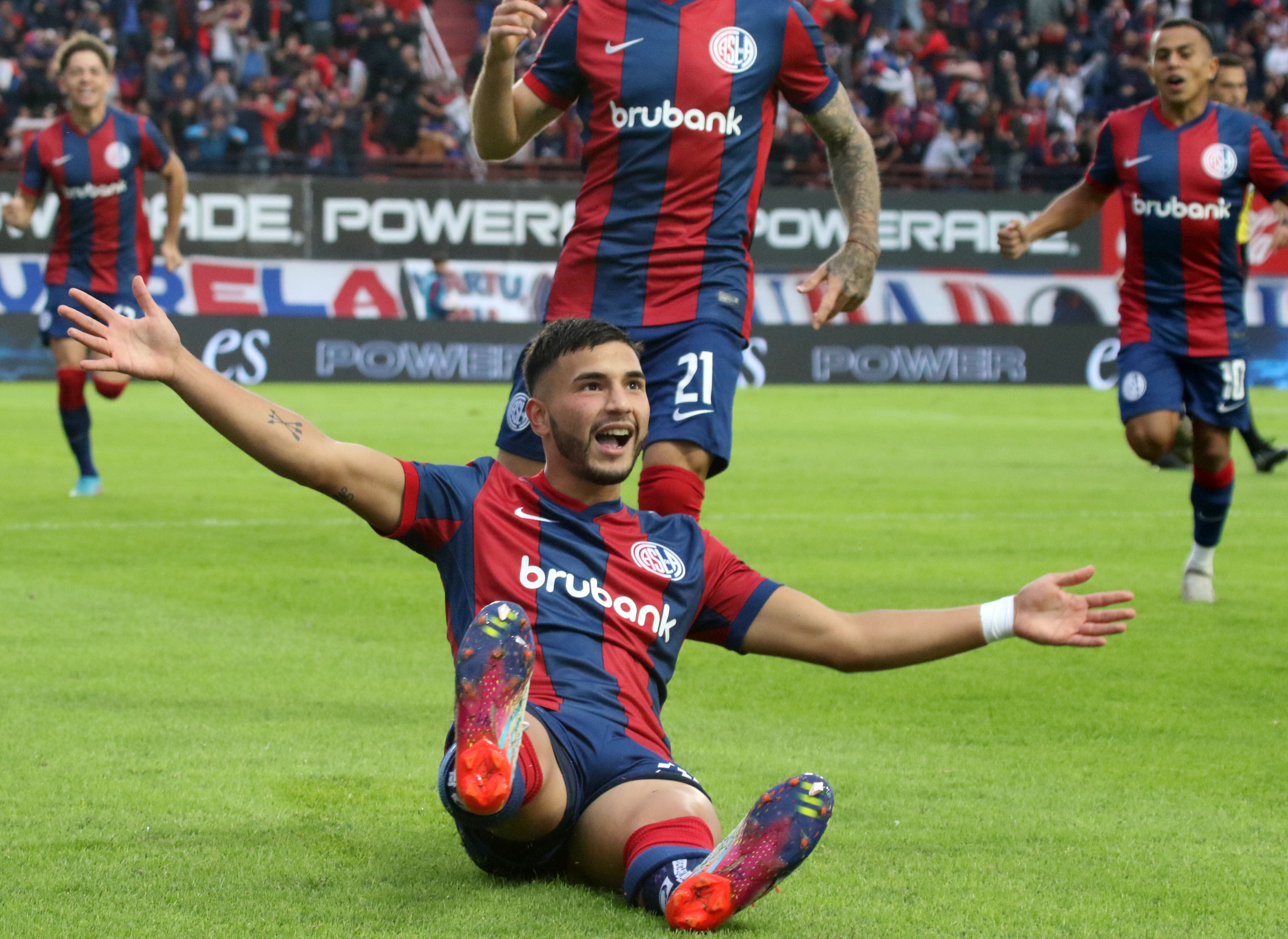 9' · Gol en contra · Fernandez, Guillermo Matias