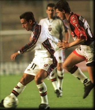 75' · Tarjeta Amarilla · Lopez, Ariel Maximiliano