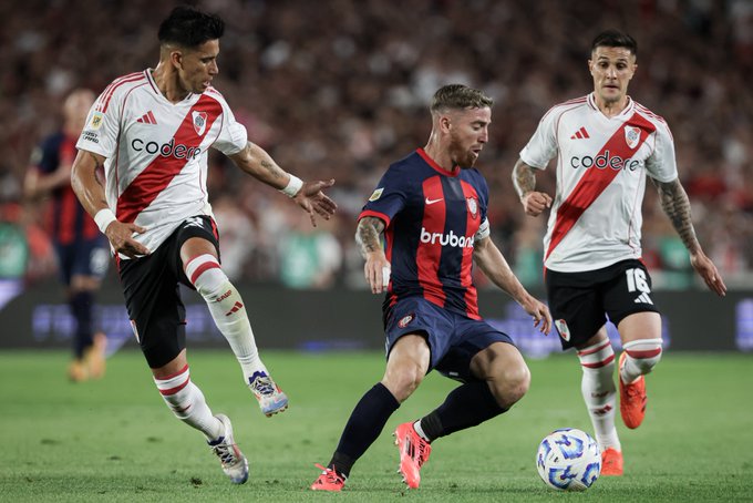 Cambio (Salida) — vs River Plate