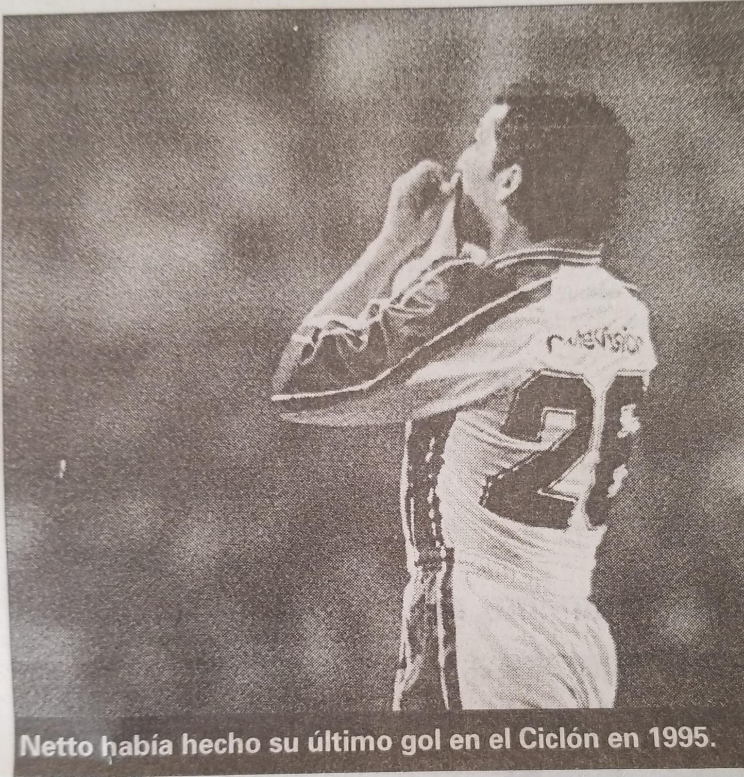 Gol — vs Colon